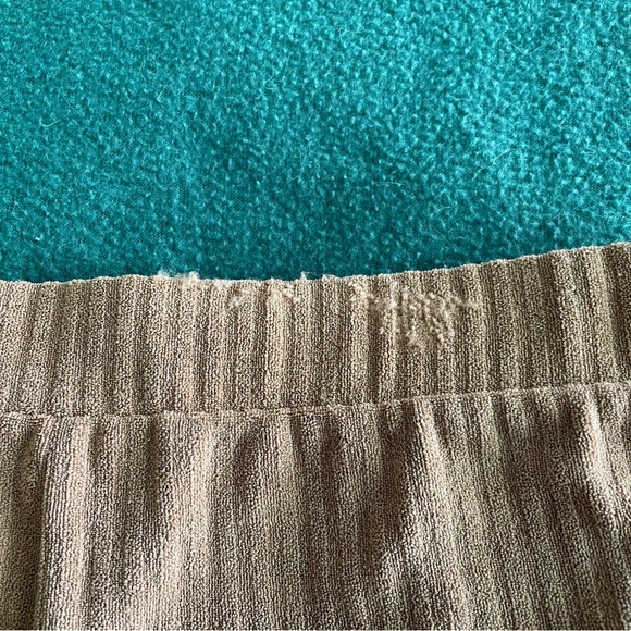 Kittenish Set Angelica Terry Cloth Shorts and Top - Picture 7 of 15